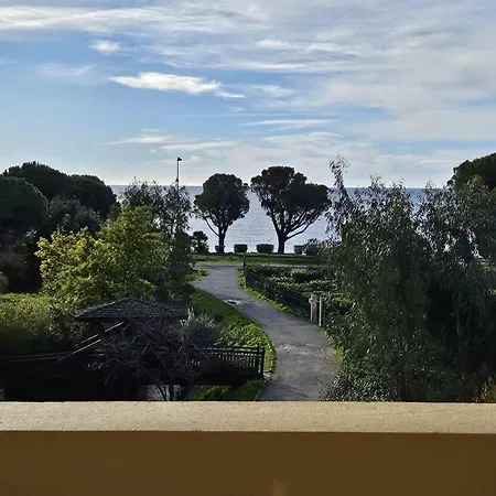 Apartman T2 Avec Piscine, Vue Mer, Parking, A 200m De La - Fr-1-768-70 La Garonnette-Plage